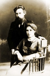 Павел Петрович и Валентина Александровна Бажовы. 1911 год.